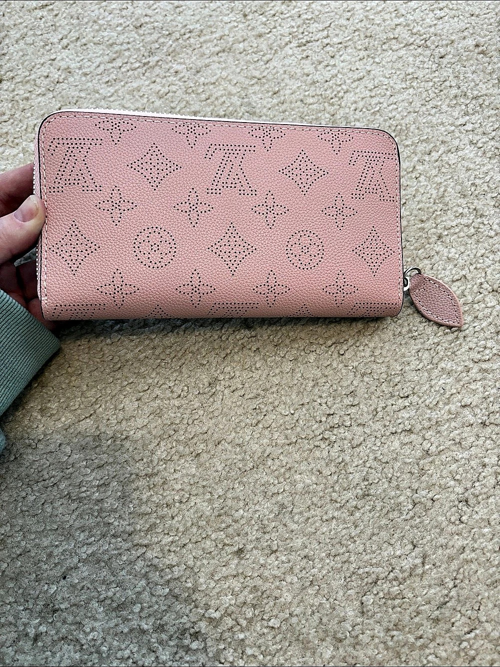 Louis Vuitton Zippy Wallet Mahina Pink GUC